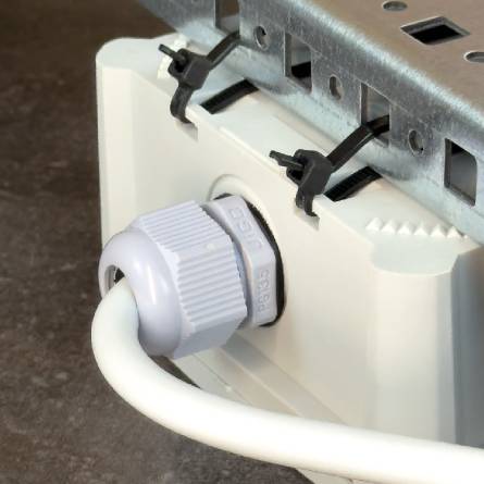 Коробка розподільча 115х115х56 PIN KP115BPF чорна PG/MG IP66 з кріпленням